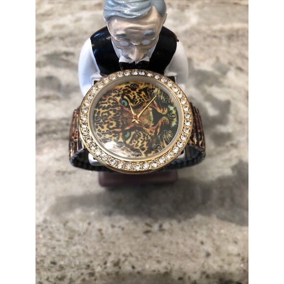 Silver Tone Multicolored Tiger Face with Rhinestones Bezels Watch New Battery main image 12